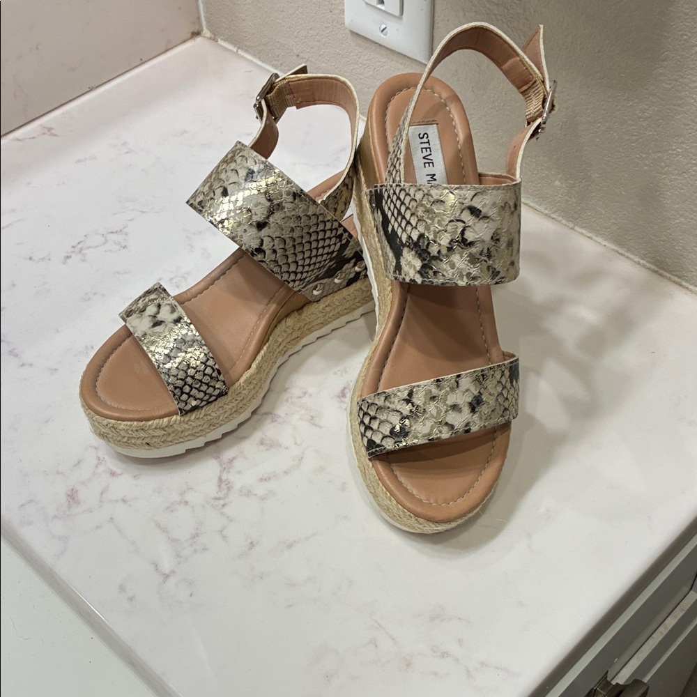 Steve Madden Beige and Black Espadrille Sandals